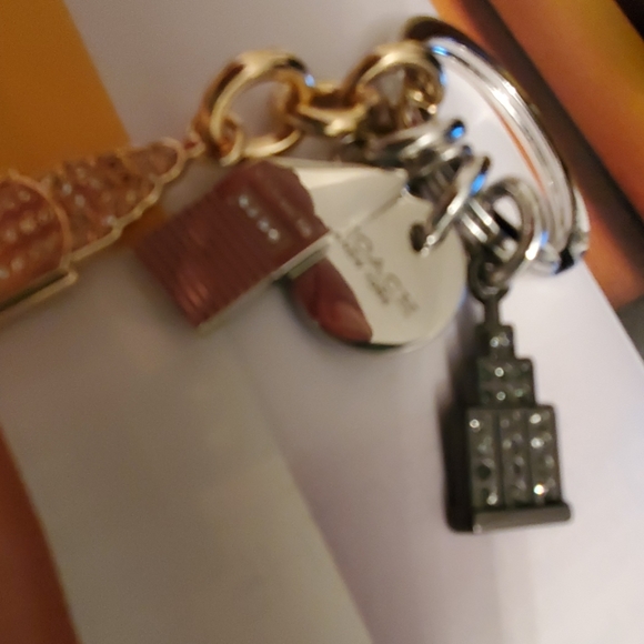 COACH - Picture 2 of 5